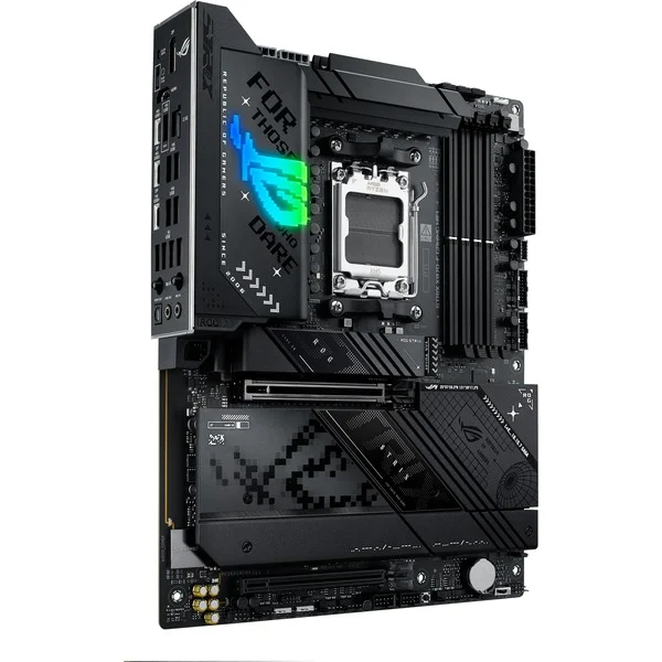 Foto 3 van ASUS ROG STRIX X870-F GAMING WIFI socket AM5 moederbord